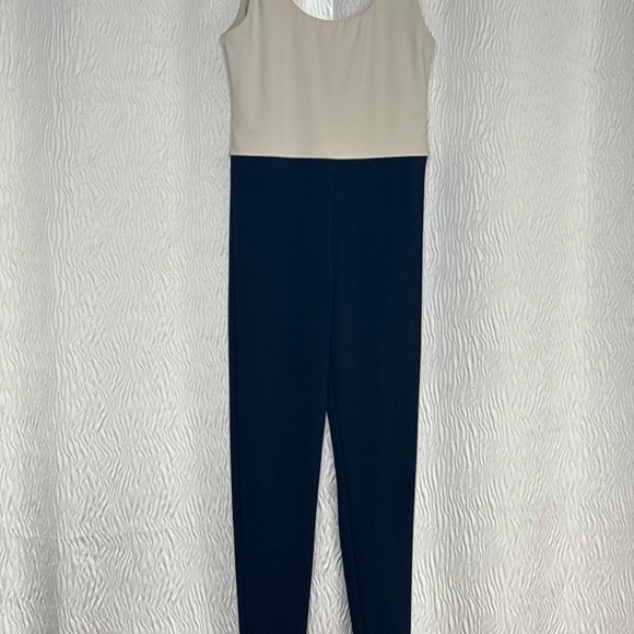 Strut This! Elegant Black and Cream Jumpsuit- Size Medium - Picture 3 of 13